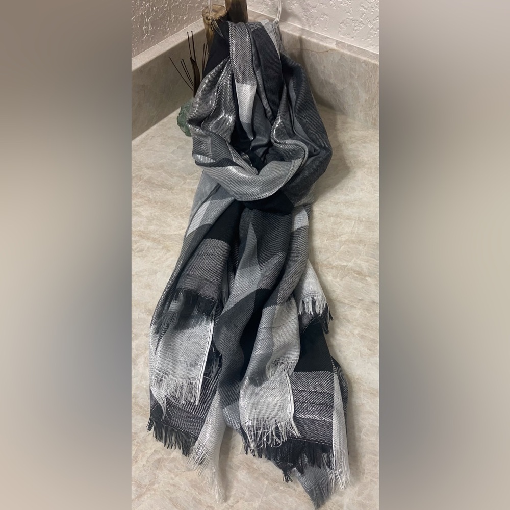 Jessica McClintock Scarf Black White Silver Metallic